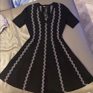 NWT Maje jacquard knitted elastic Rigole black zig zag dress